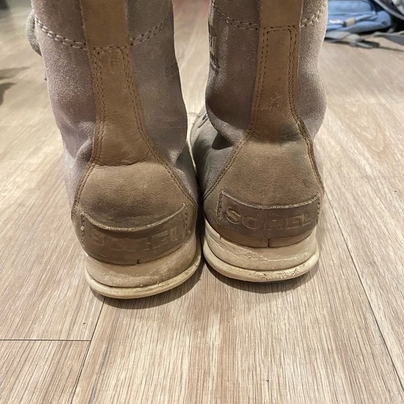 Sorel Womens Explorer Joan ankle boot gray fur size 6.5 - Picture 4 of 7